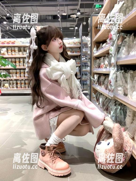 17吃瓜网 为了方便,果断下了17吃瓜网苹果版,进入“实时瓜田”,哦,有点小激动。