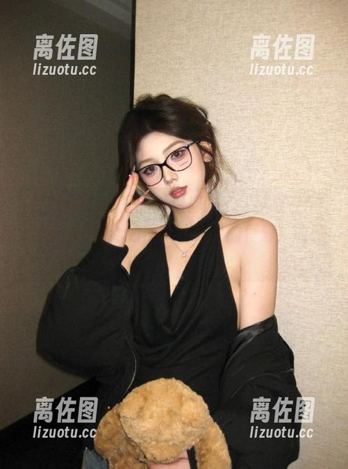708里的瓜我都吃了，结果在51ccgg40碰到的黑料才是我的真爱！收藏！