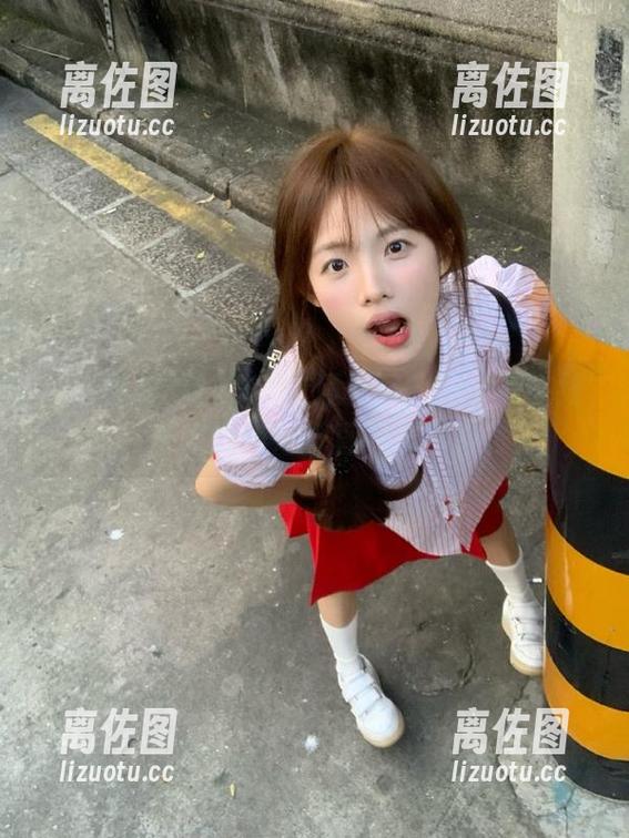 体验51吃瓜网站的安卓版在线：沙发没坐好就直接沉浸进去