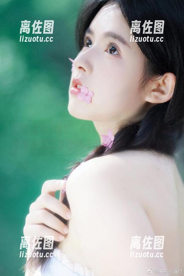 观看“51吃瓜www”，让我觉得生活还可以继续用西瓜来调剂调剂！