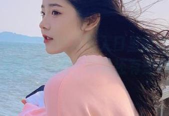 51吃瓜网入口里新鲜事儿总是让人眼前一亮，偏偏还有些心酸！