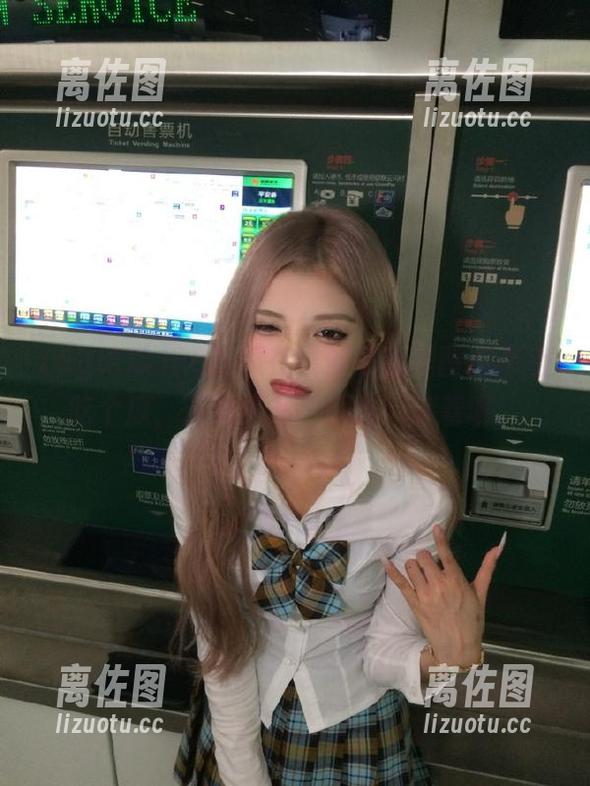 5G吃瓜在线，时刻提醒你不止吃个瓜，还有更多‘惊喜’等着呢。
