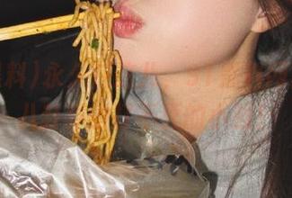 永久在这儿，91黑料网简直是八卦界的打不死的小强！