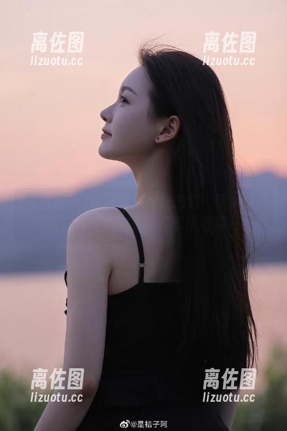 今日吃瓜在线推送：这大瓜更新，嘻哈声中小心翼翼捡着果壳