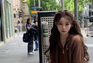 吃瓜网首页，今日热榜瓜果飘香，来一口吧！