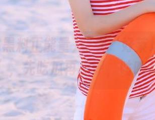 登录“好莱坞黑料正能量”，先吃瓜再点评，咕哝几句。