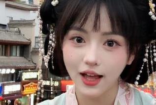 “明星黑料”新功能上线！轻轻一戳，传送门让你和八卦的距离更近一点点。