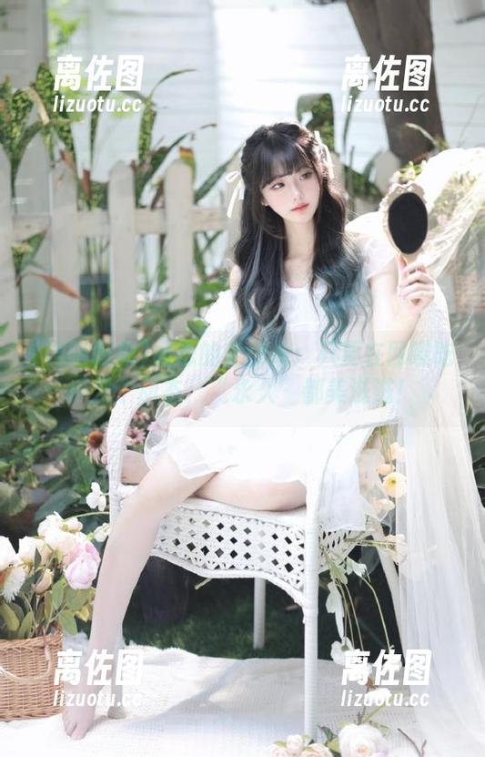 暗恋的定律是：只要在网曝吃瓜发个动态，“永久”都美滋滋！