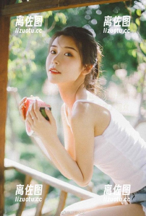 永不迷路，在线观看黑料吃瓜网，明明只想偷瞧，结果变成了观众，早就停不下来了……