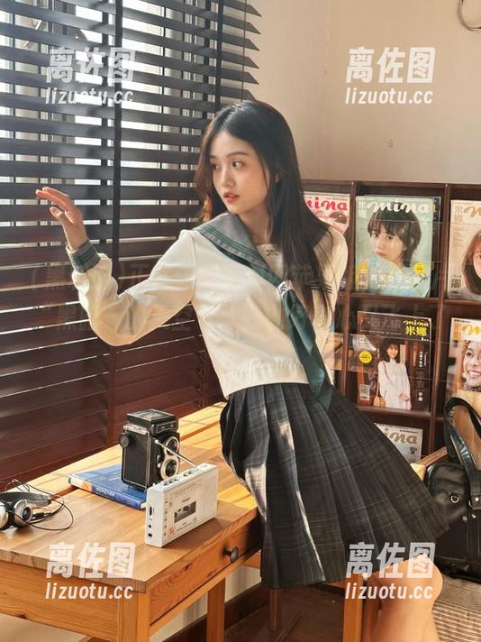黑料网 正在体验黑料网苹果版,在这片“黑暗”的天空下,我的好奇心又飞上了天!