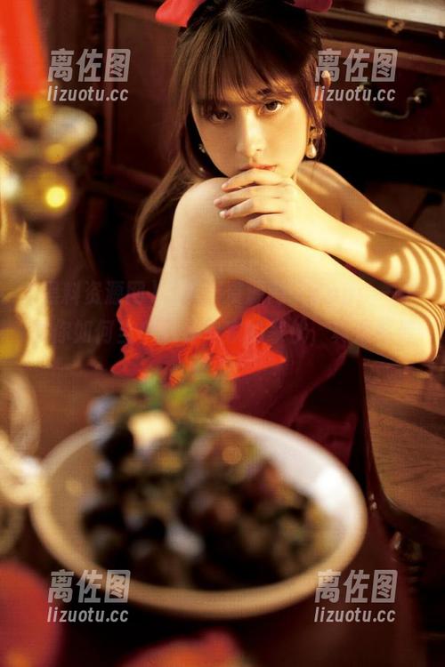 “黑料资源网”app：一个教你如何当个八卦专家的家伙，真是够传奇的！